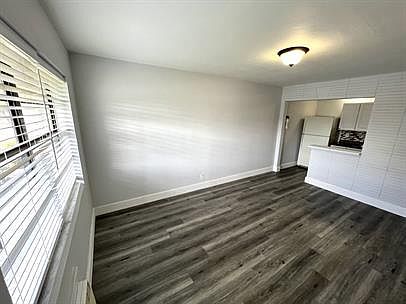 5th image of 380 SE 12th Ave #10661192