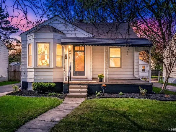 18948 Kenosha St, Harper Woods, MI 48225