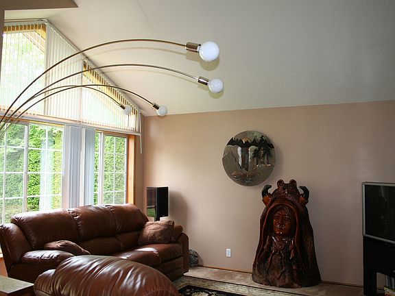 Vaulted Ceilings, Custom Fixtures