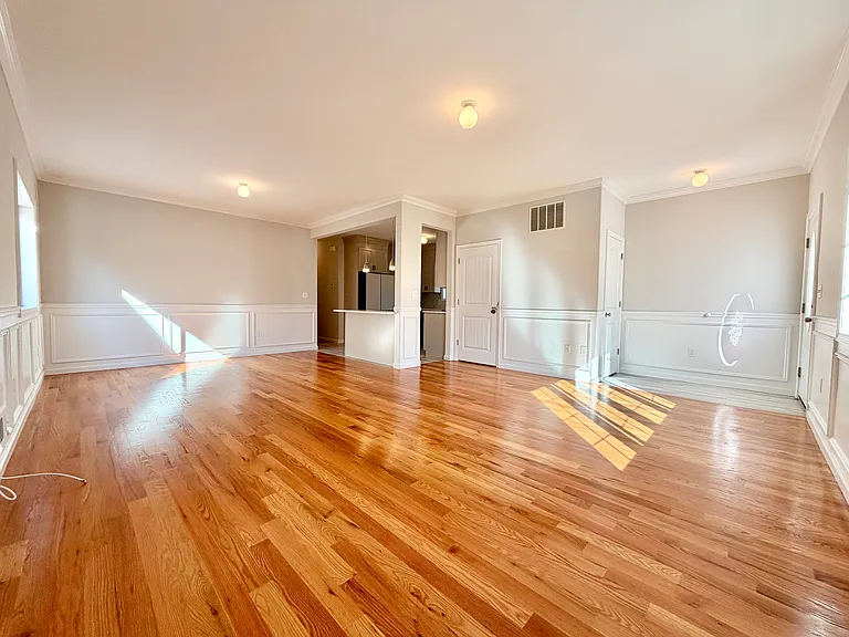 356 Bryson Ave #1F — Photo 1