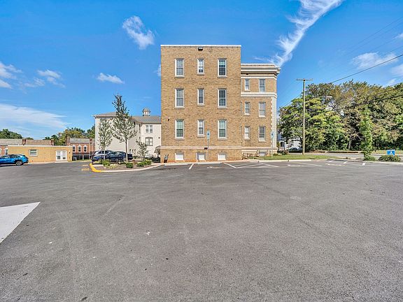 5th image of 1503 Grace St APT 111