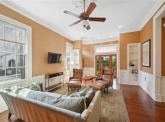 5th image of 1115 2nd St #1