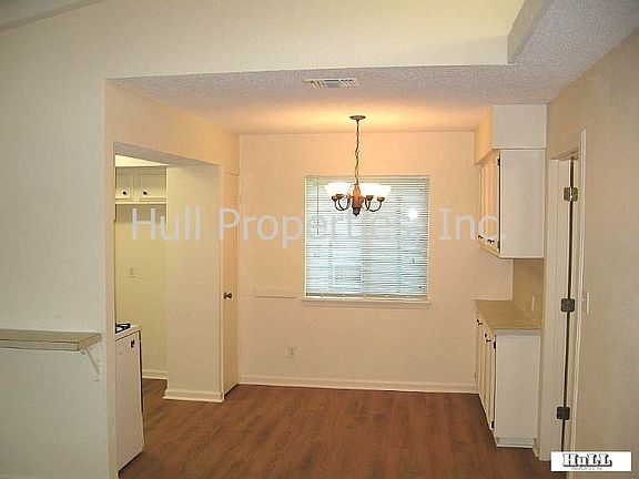 4th image of 9715 Ochiltree Dr