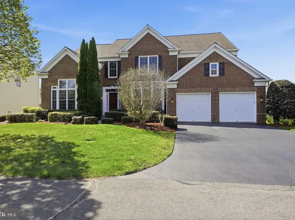 4909 Sammy Joe Dr, Fairfax, VA 22030