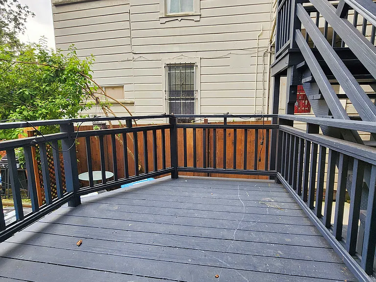 542 Lyon St — Photo 13