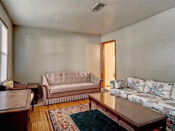 5th image of 817 Odie Dr
