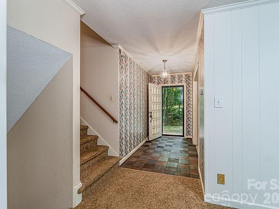 5th image of 1836 Westbrook Rd