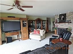 4th image of 135 W Paradise Dr