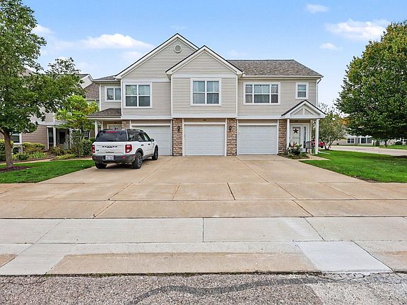 2nd image of 641 Fieldstone Cir W
