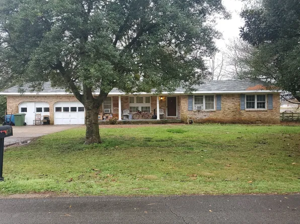 102 Pasadena Ave, Muscle Shoals, AL 35661