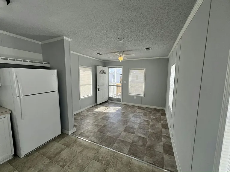 Avon Park Village II — Photo 124