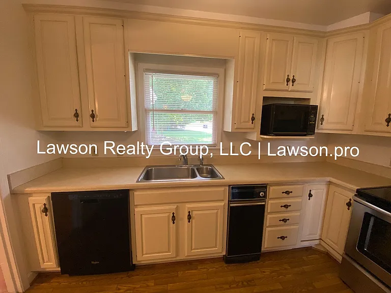 1013 Barrens Village Ln — Photo 12