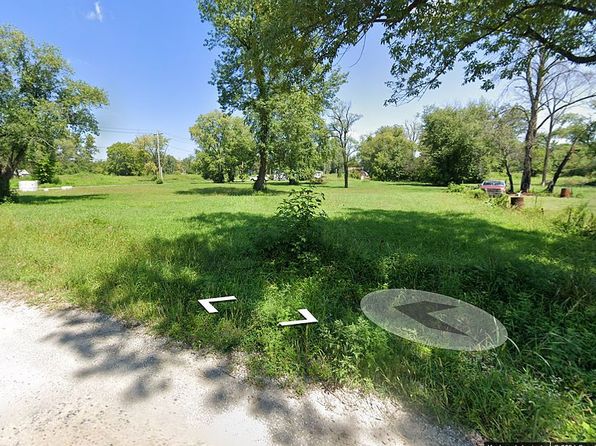 8207 Bluff St, Centreville, IL 62203