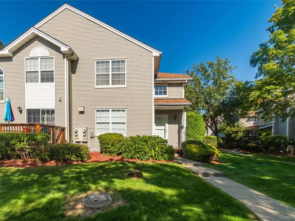 1210 Washington Green, New Windsor, NY 12553