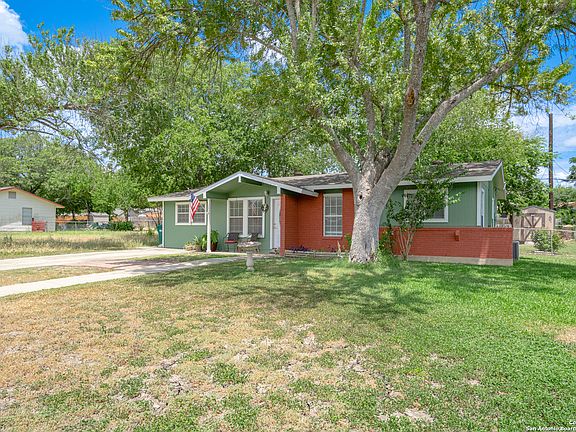 4th image of 233 PARK LN