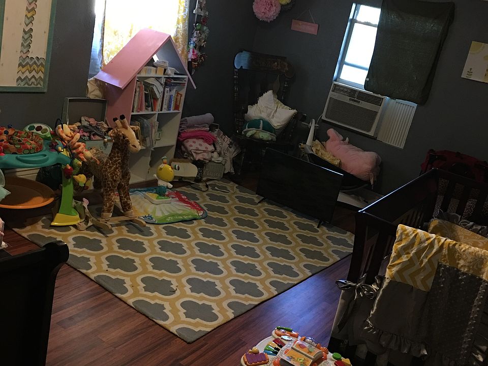 1st image of 10027 Northview Dr