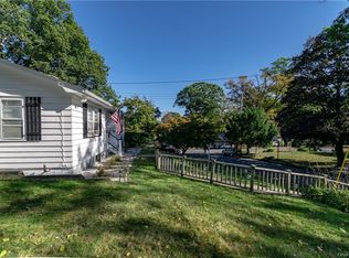 31 Hillside Rd, Greenwood Lake, NY 10925
