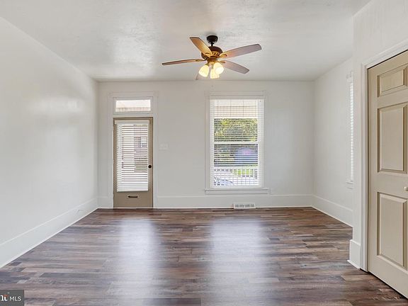 5th image of 337 W Maple St