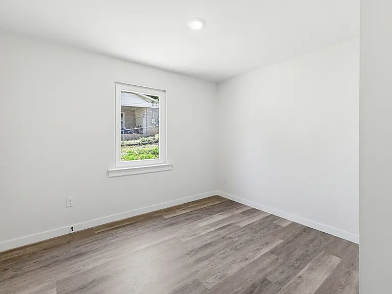 824-954 4th Street Pl SE — Photo 15