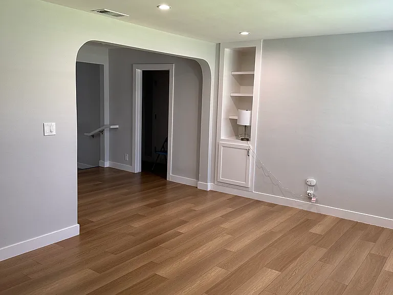 2125 Fidler Ave — Photo 5