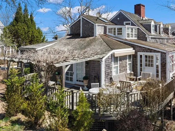 86 N Centre St, Nantucket, MA 02554