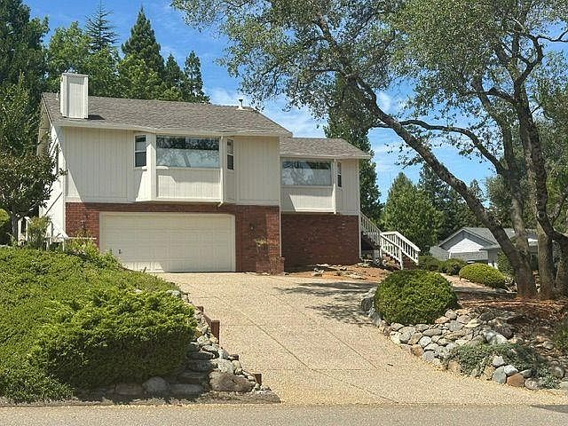 1st image of 2720 Sandhurst Dr