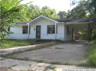 141 W Valley Ave, Holly Springs, MS 38635
