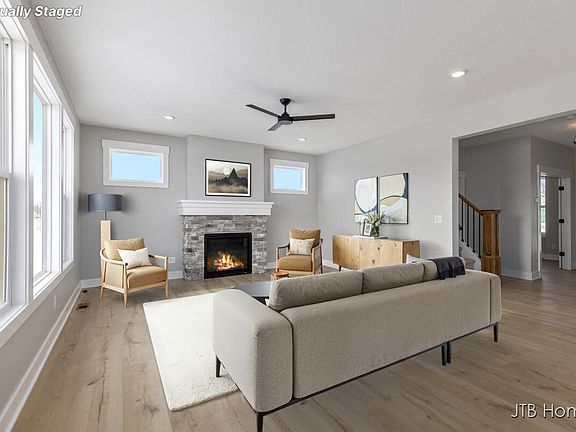 3rd image of 8318 Kettle Hill Ct SE