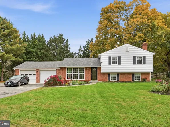 20917 Brooke Knolls Rd, Gaithersburg, MD 20882