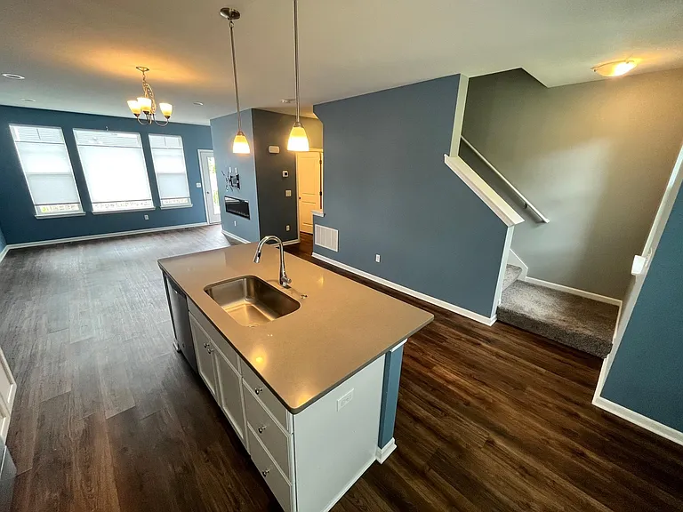 587 Parkside Way #18 — Photo 10