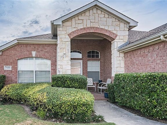 3rd image of 7601 Park Gate Dr