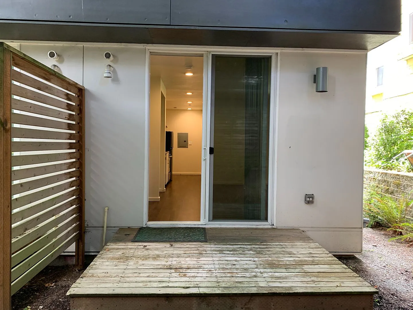 Beautiful & affordable updated modern studio unit on Capitol Hill -- Minutes from Downtown! — Photo 3