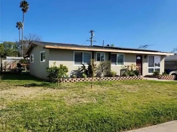 2nd image of 833 N Lilac Ave