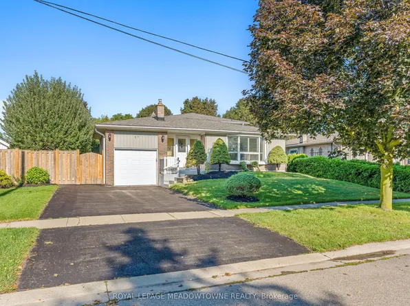 57 Dawson Cres, Halton Hills, ON L7G 1H3