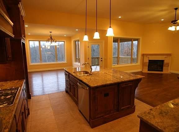 5th image of 2075 W Riverwood Dr