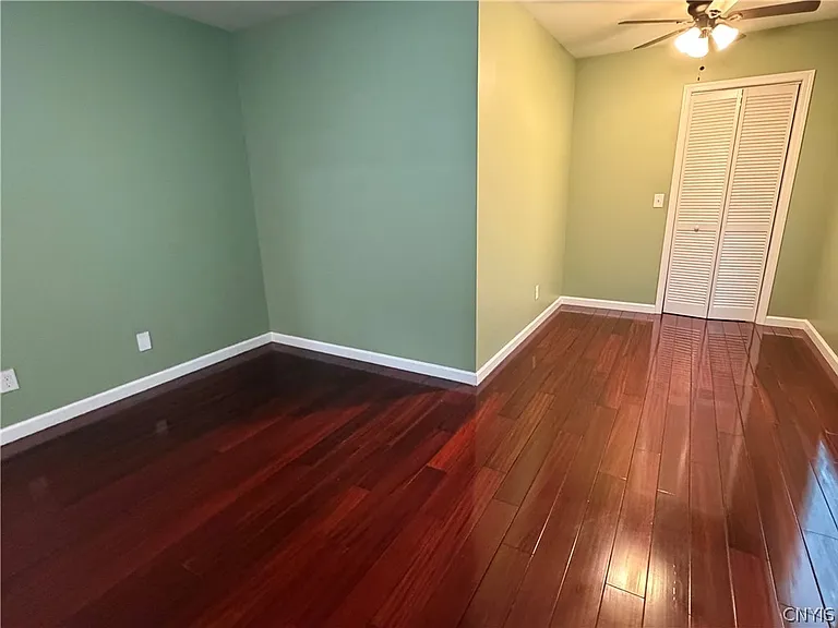923 Emmett St — Photo 32