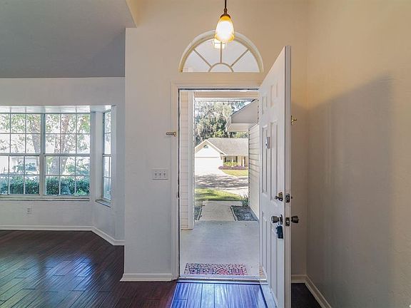 5th image of 1327 NW 100th Ter