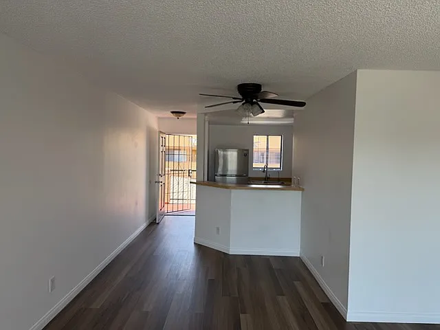 1045 Grand Ave #6 — Photo 1