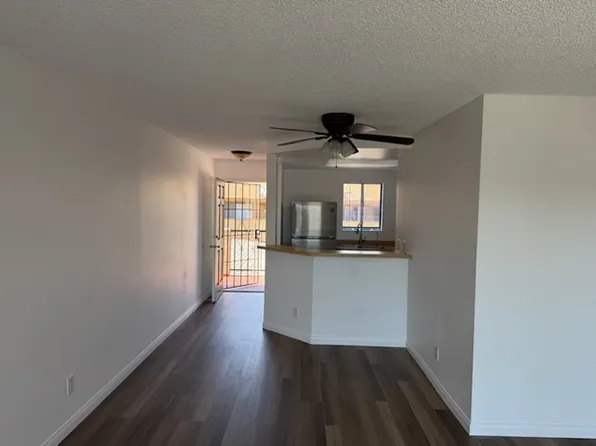 1045 Grand Ave, Long Beach, CA