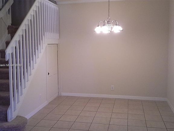 5th image of 11322 NW 33rd St