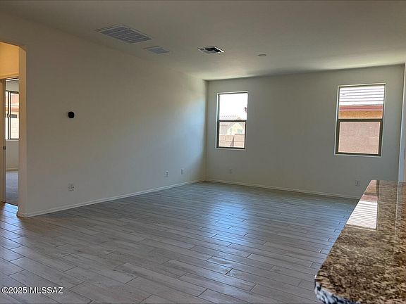 4th image of 10524 W Harrigan Dr