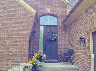 59085 Glacier Club Dr, Washington, MI 48094