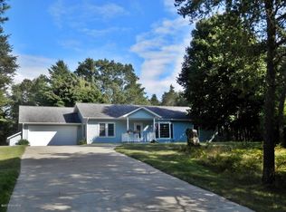 2721 Red Apple Rd, Manistee, MI 49660