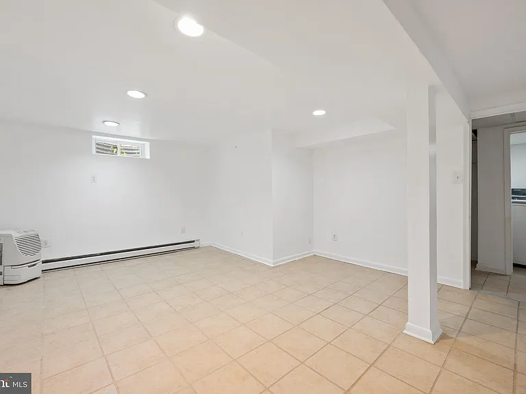 5122 Fairglen Ln — Photo 22