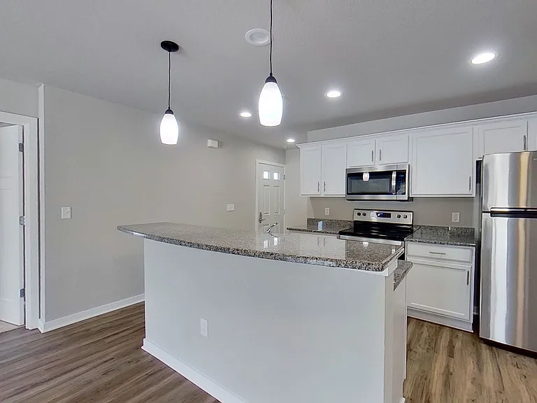 1911 Stoney Ln #80 — Photo 12