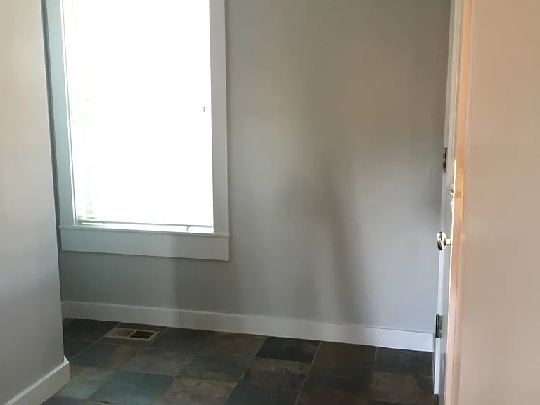 1763 Riverview St — Photo 15
