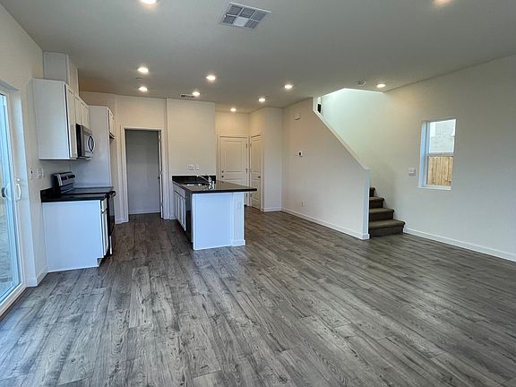 3rd image of 5008 Molino Cir