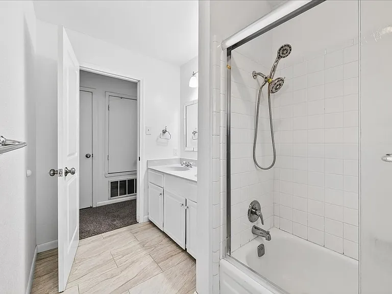 5025 Romford Dr — Photo 36