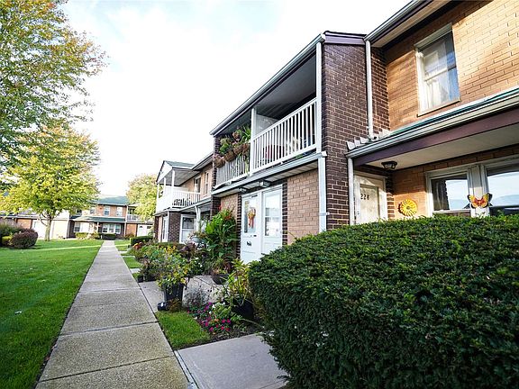 2nd image of 228 Artist Lake Dr
