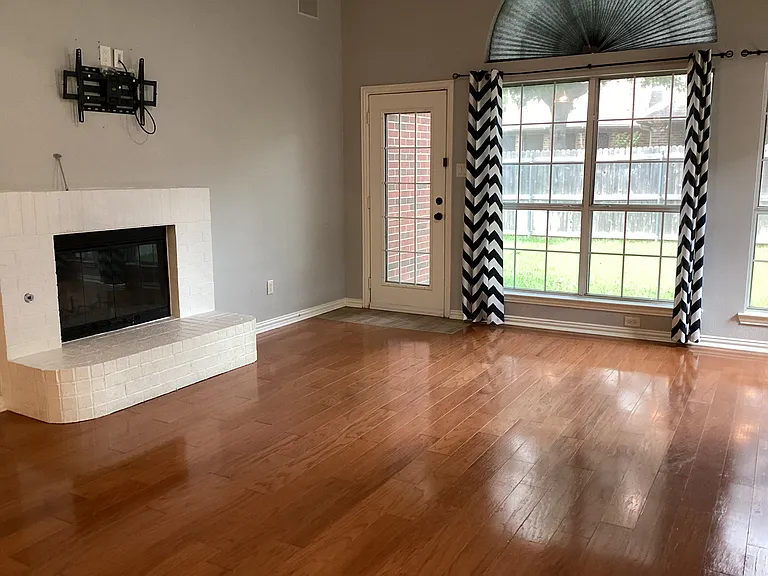 9121 Rose Ct — Photo 11